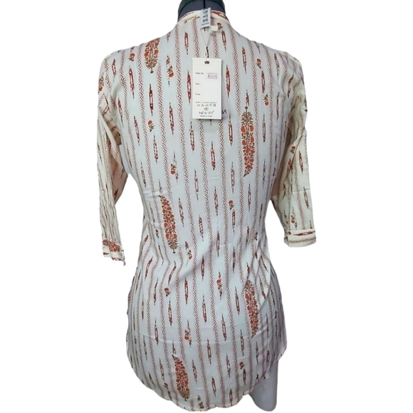 𝅺New Fit Cream, Brick Red And Green Tunic Blouse Size Med - Picture 5 of 9